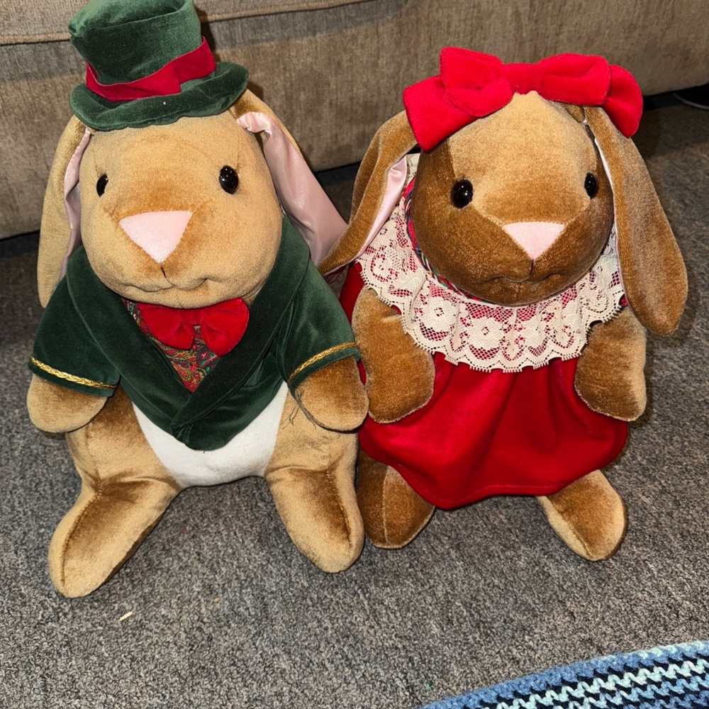Easter Vintage 1985 Toys R US Pair of Rabbits!